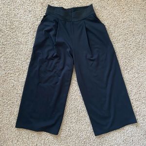 Lululemon gaucho pants